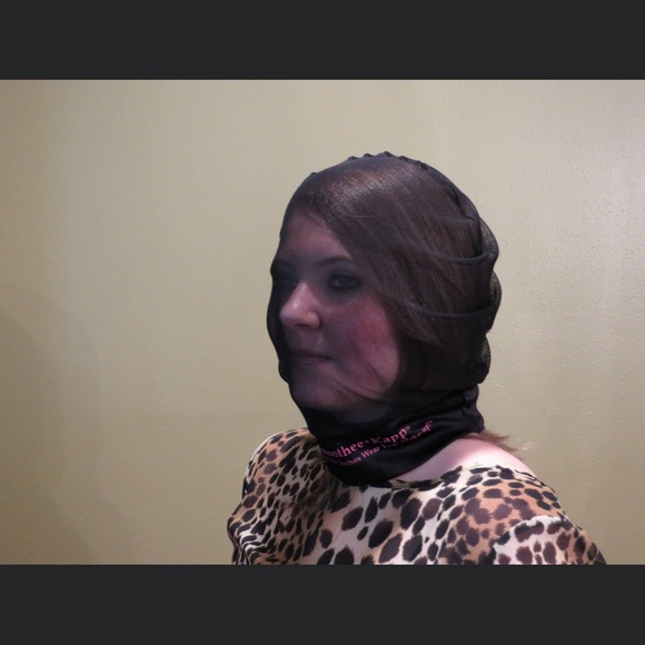 Smoothee Kapp™️. Mesh Head Garment. Protects Clothes From Make-Up Stains. - Picture 5 of 9